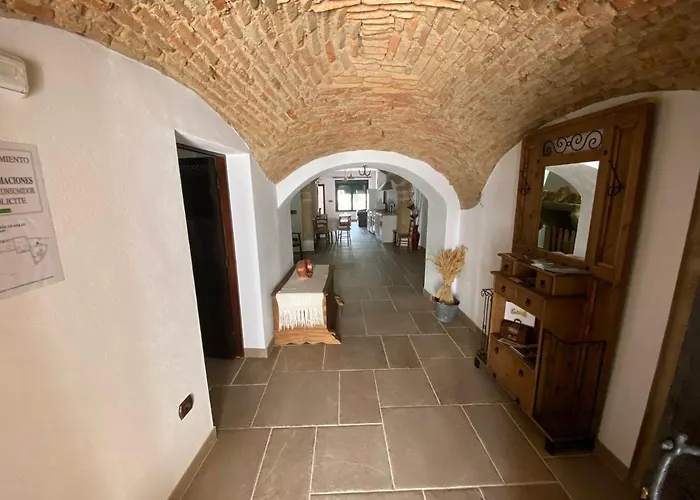 La Casa De Abajo